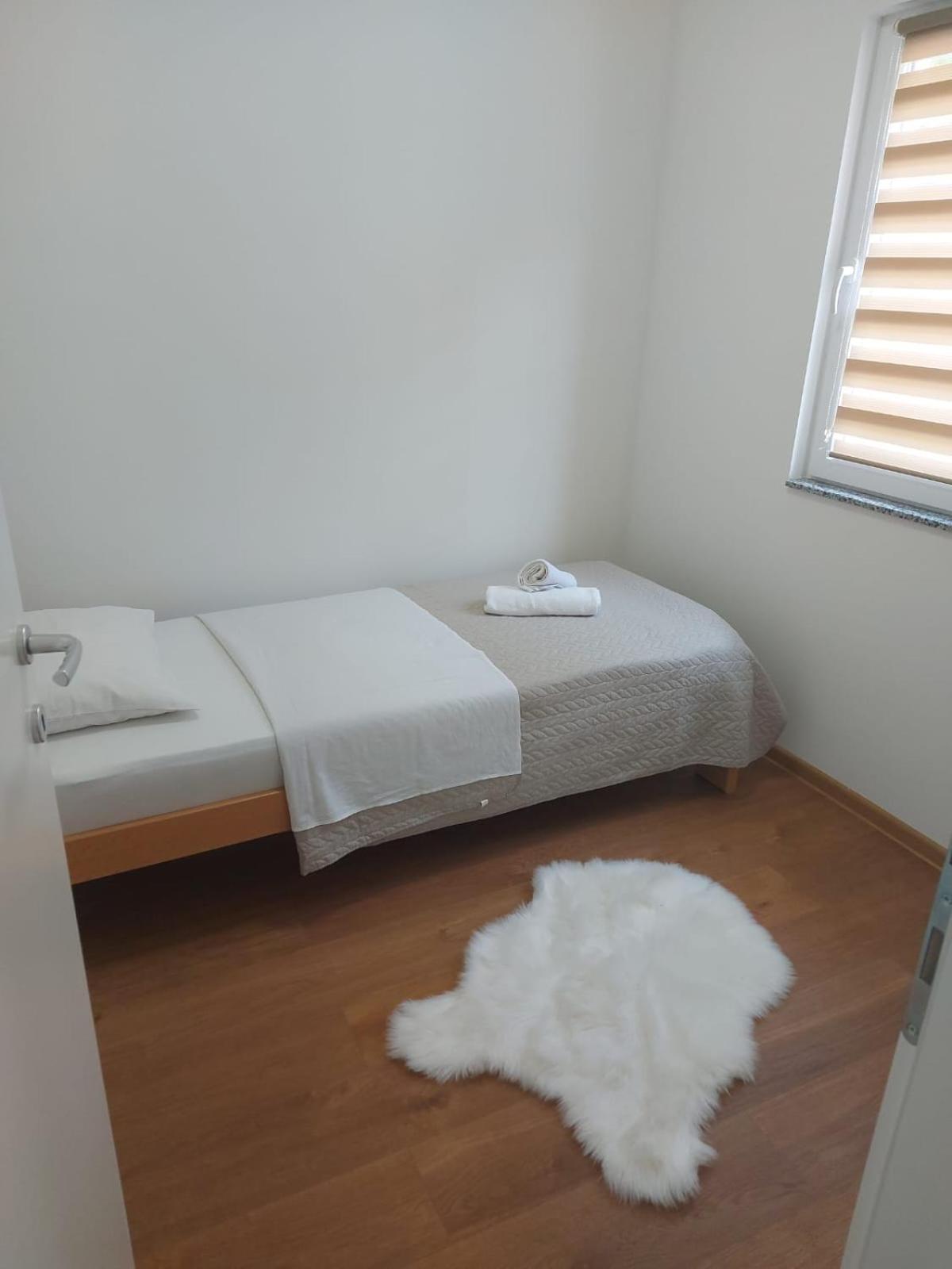 Apartmani Franciska Яйце Екстер'єр фото